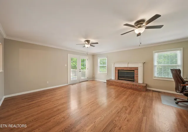 Photo 4 of Sale Pending at 716 Bridgeport Dr, Farragut, TN 37934 | MLS# 1348762 | Listing updated on 2026-09-10
