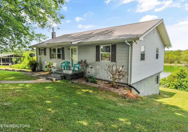 Photo 1 of Single family home for sale at 1797 Cir Lake Dr, Dandridge, TN 37725 | MLS# 1348311 | Listing updated on 2026-09-09