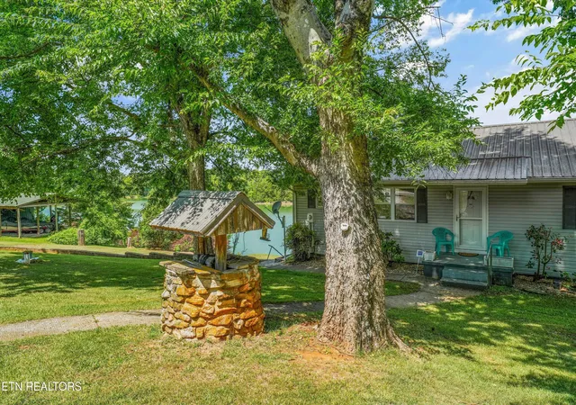 Photo 3 of Single family home for sale at 1797 Cir Lake Dr, Dandridge, TN 37725 | MLS# 1348311 | Listing updated on 2026-09-09