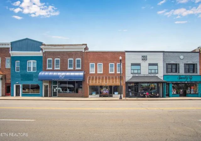 1st image of 115 E Broadway St, Lenoir City, TN 37771 | MLS# 1348601