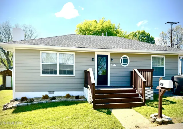 Photo 1 of Single family home for sale at 509 Williams St, Sweetwater, TN 37874 | MLS# 1348323 | Listing updated on 2026-09-20
