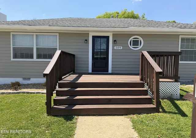 Photo 2 of Single family home for sale at 509 Williams St, Sweetwater, TN 37874 | MLS# 1348323 | Listing updated on 2026-09-20