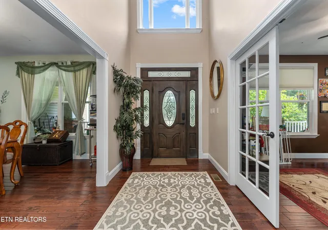 Photo 3 of Single family home for sale at 6828 Sunnyview Dr, Knoxville, TN 37914 | MLS# 1348974 | Listing updated on 2026-08-20