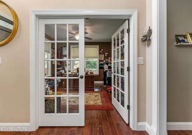 Photo 3 of Single family home for sale at 6828 Sunnyview Dr, Knoxville, TN 37914 | MLS# 1348974 | Listing updated on 2026-08-20