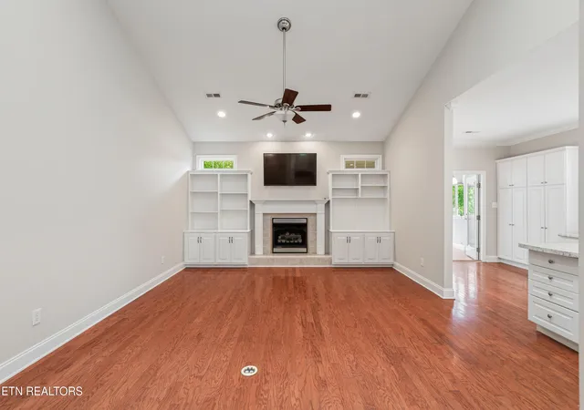 Photo 3 of Condo for sale at 8761 Belle Mina Way, Knoxville, TN 37923 | MLS# 1349140 | Listing updated on 2026-09-18