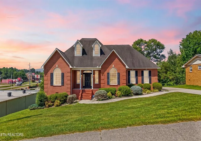 2nd image of 111 Colonial Hts, La Follette, TN 37766 | MLS# 1348452