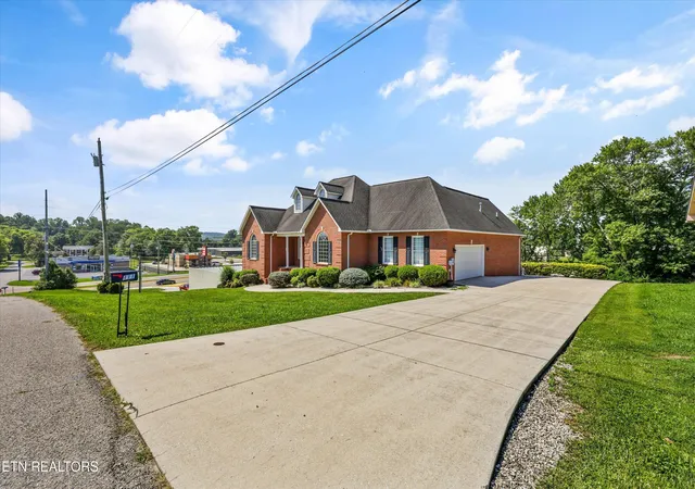 Photo 3 of Single family home for sale at 111 Colonial Hts, La Follette, TN 37766 | MLS# 1348452 | Listing updated on 2026-08-04