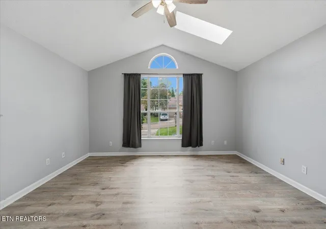 Photo 2 of Single family home for sale at 1508 Spelling Way, Knoxville, TN 37909 | MLS# 1348417 | Listing updated on 2026-09-18