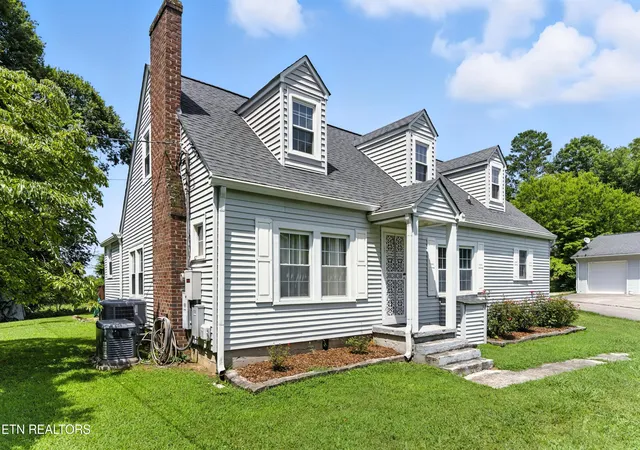 Photo 3 of Single family home for sale at 125 Barnes Ln, Strawberry Plains, TN 37871 | MLS# 1348431 | Listing updated on 2026-07-16