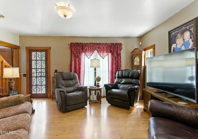 Photo 3 of Single family home for sale at 125 Barnes Ln, Strawberry Plains, TN 37871 | MLS# 1348431 | Listing updated on 2026-10-08