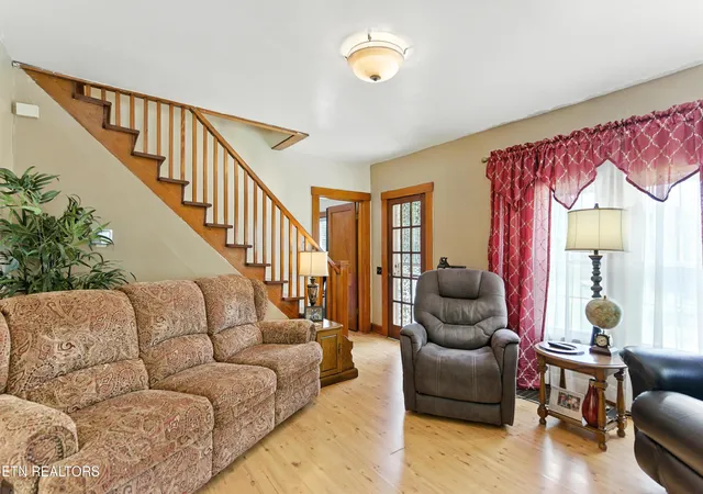 Photo 4 of Single family home for sale at 125 Barnes Ln, Strawberry Plains, TN 37871 | MLS# 1348431 | Listing updated on 2026-10-08