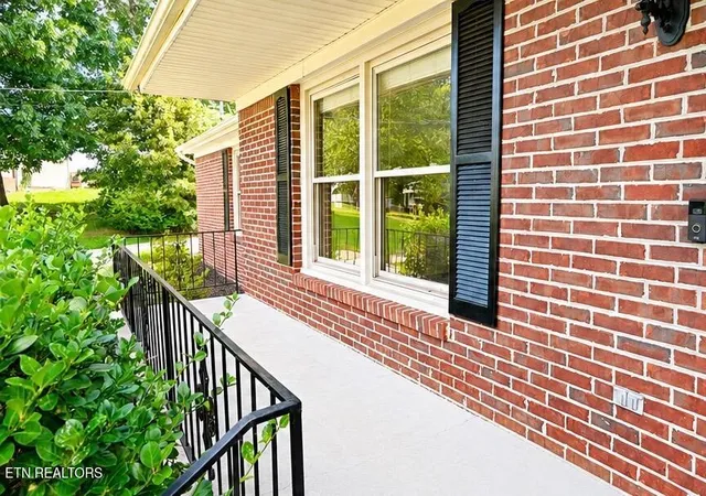 Photo 2 of Single family home for sale at 603 Lansdale Dr, Maryville, TN 37803 | MLS# 1348602 | Listing updated on 2026-09-12