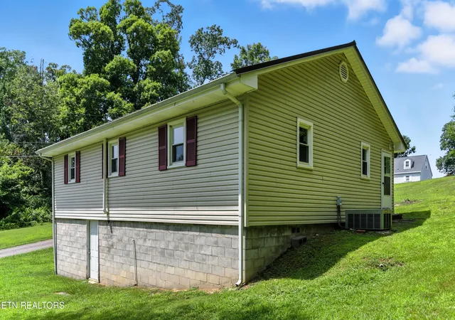 10th image of 128 Barnes Ln, Strawberry Plains, TN 37871 | MLS# 1348461