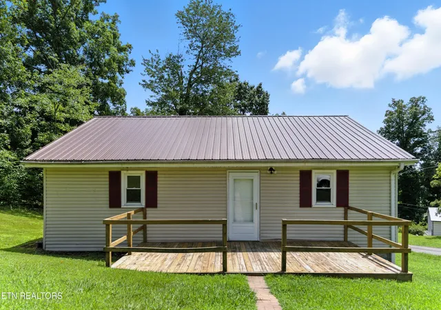 1st image of 128 Barnes Ln, Strawberry Plains, TN 37871 | MLS# 1348461