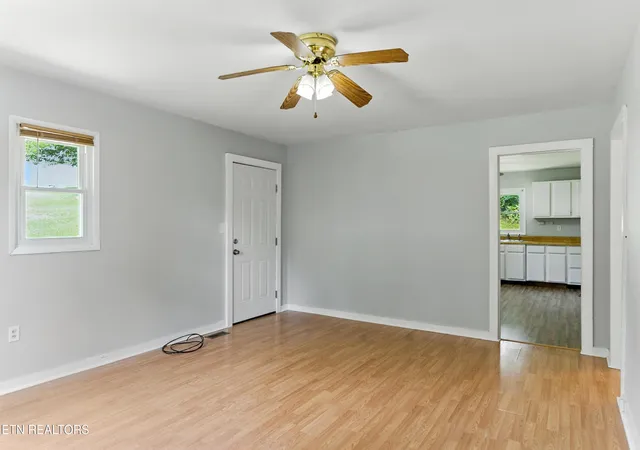 2nd image of 128 Barnes Ln, Strawberry Plains, TN 37871 | MLS# 1348461