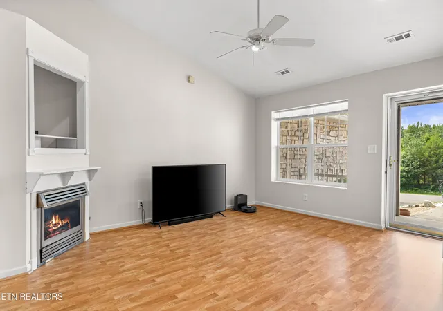 Photo 3 of Condo for sale at 90 Peartree Ln, Loudon, TN 37774 | MLS# 1348634 | Listing updated on 2026-10-05