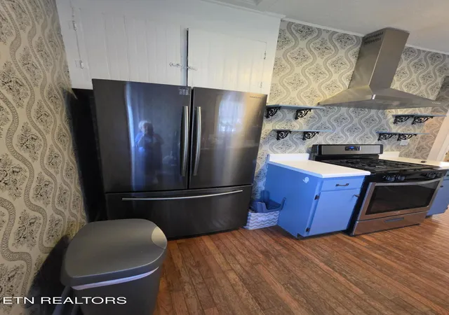 Photo 4 of Single family home for sale at 702 Clinton St, Harriman, TN 37748 | MLS# 1348949 | Listing updated on 2026-09-30