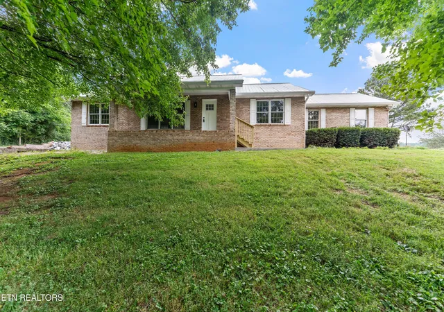 Photo 2 of Sale Pending at 3428 Wilkinson Pike, Maryville, TN 37803 | MLS# 1348478 | Listing updated on 2026-08-28