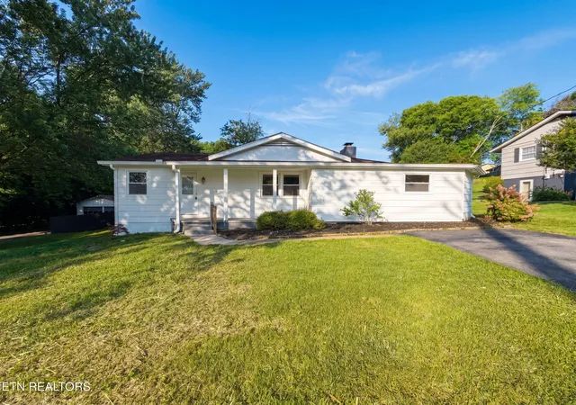 Photo 1 of Single family home for sale at 1017 Morrell Rd, Knoxville, TN 37919 | MLS# 1349253 | Listing updated on 2026-09-17