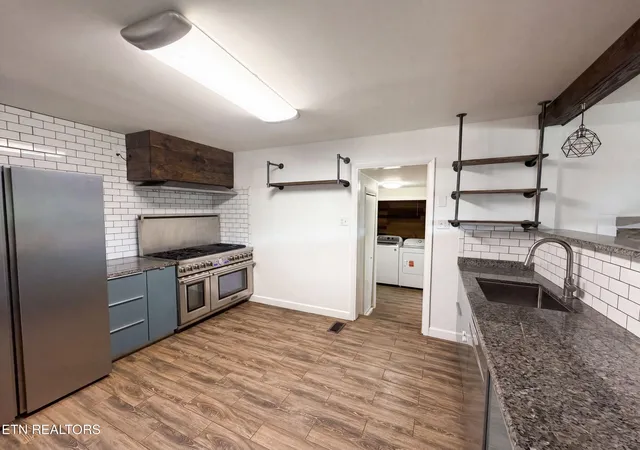 Photo 2 of Single family home for sale at 1017 Morrell Rd, Knoxville, TN 37919 | MLS# 1349253 | Listing updated on 2026-09-17