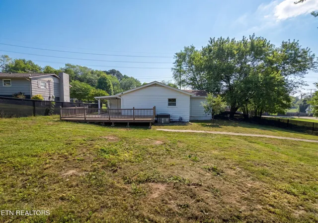 Photo 4 of Single family home for sale at 1017 Morrell Rd, Knoxville, TN 37919 | MLS# 1349253 | Listing updated on 2026-09-17