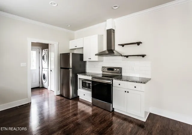 Photo 1 of Single family home for sale at 2510 E Glenwood Ave, Knoxville, TN 37917 | MLS# 1348585 | Listing updated on 2026-10-29