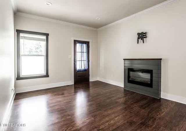Photo 2 of Single family home for sale at 2510 E Glenwood Ave, Knoxville, TN 37917 | MLS# 1348585 | Listing updated on 2026-10-29