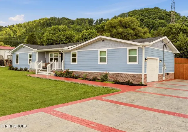 Photo 2 of Sale Pending at 7918 Munsey Rd, Corryton, TN 37721 | MLS# 1348555 | Listing updated on 2026-08-30