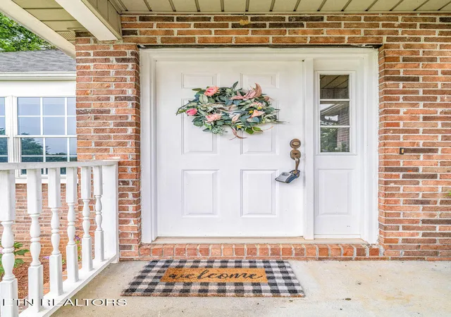 Photo 3 of Single family home for sale at 1004 Sugar Crk Ln, Knoxville, TN 37920 | MLS# 1348790 | Listing updated on 2026-09-17