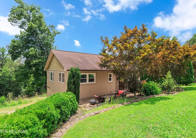 Photo 3 of Single family home for sale at 2038 Glenbrook Ln, Dandridge, TN 37725 | MLS# 1348584 | Listing updated on 2026-09-09