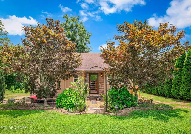 Photo 3 of Single family home for sale at 2038 Glenbrook Ln, Dandridge, TN 37725 | MLS# 1348584 | Listing updated on 2026-09-09