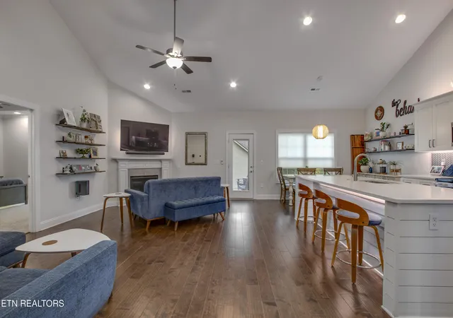 Photo 4 of Single family home for sale at 7369 Willow Path Ln, Knoxville, TN 37918 | MLS# 1348554 | Listing updated on 2026-08-17