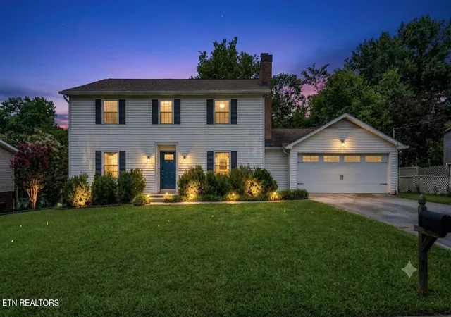 Photo 1 of Sale Pending at 609 Fernwood Rd, Knoxville, TN 37923 | MLS# 1348533 | Listing updated on 2026-09-12