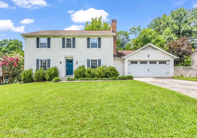 Photo 3 of Sale Pending at 609 Fernwood Rd, Knoxville, TN 37923 | MLS# 1348533 | Listing updated on 2026-09-12