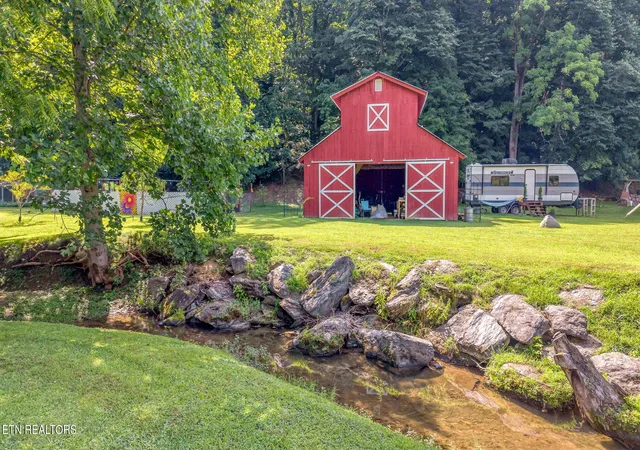 3rd image of 1484 Carrs Creek Rd, Townsend, TN 37882 | MLS# 1349021
