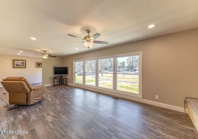 5th image of 140 Riley Dr, Lenoir City, TN 37771 | MLS# 1348567