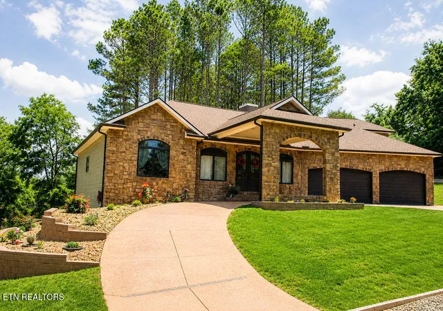 Photo 1 of Single family home for sale at 301 Inagehi Ln, Loudon, TN 37774 | MLS# 1348917 | Listing updated on 2026-09-02