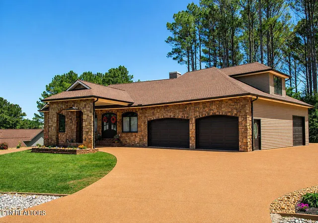 Photo 1 of Single family home for sale at 301 Inagehi Ln, Loudon, TN 37774 | MLS# 1348917 | Listing updated on 2026-09-02