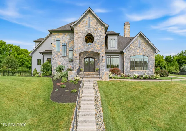 Photo 1 of Single family home for sale at 367 Barnsley Rd, Farragut, TN 37934 | MLS# 1348673 | Listing updated on 2026-08-24