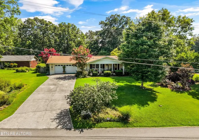 Photo 2 of Sale Pending at 1335 Beechview Dr, Sevierville, TN 37862 | MLS# 1348608 | Listing updated on 2026-08-20