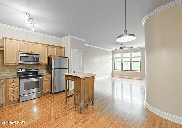 2nd image of 445 W Blount Ave #303, Knoxville, TN 37920 | MLS# 1351340