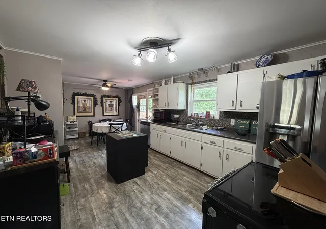 Photo 3 of Single family home for sale at 2860 Boyds Crk Hwy, Sevierville, TN 37876 | MLS# 1348702 | Listing updated on 2026-09-23