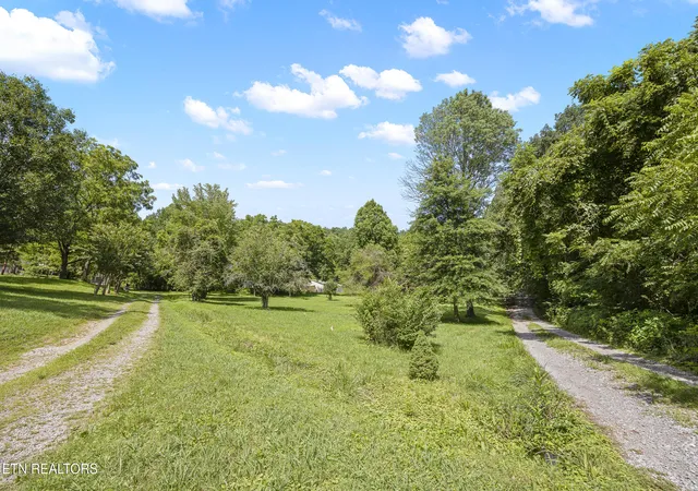 Photo 3 of Single family home for sale at 2019 Little Cvs Rd, Sevierville, TN 37862 | MLS# 1348677 | Listing updated on 2026-08-18
