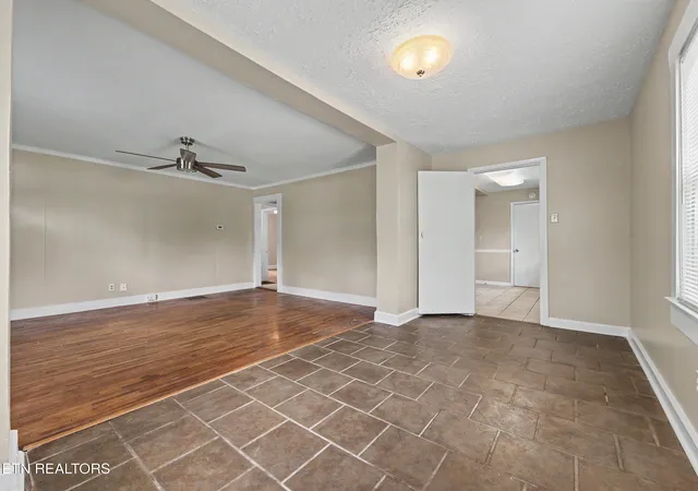 Photo 4 of Sale Pending at 120 Lonas Dr, Maryville, TN 37803 | MLS# 1349047 | Listing updated on 2026-07-26