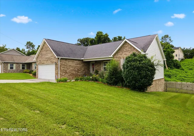 Photo 2 of Single family home for sale at 2718 Chukar Rd, Knoxville, TN 37923 | MLS# 1349557 | Listing updated on 2026-09-02