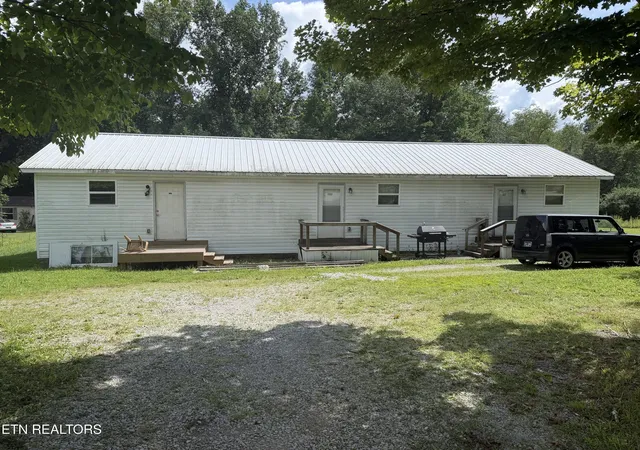 Photo 1 of Single family home for sale at 8651 Sparta Hwy, Crossville, TN 38572 | MLS# 1348678 | Listing updated on 2026-09-02
