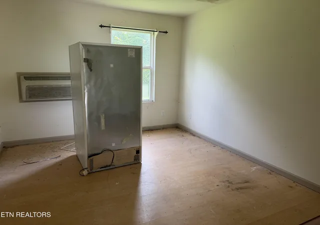 Photo 3 of Single family home for sale at 8651 Sparta Hwy, Crossville, TN 38572 | MLS# 1348678 | Listing updated on 2026-09-02