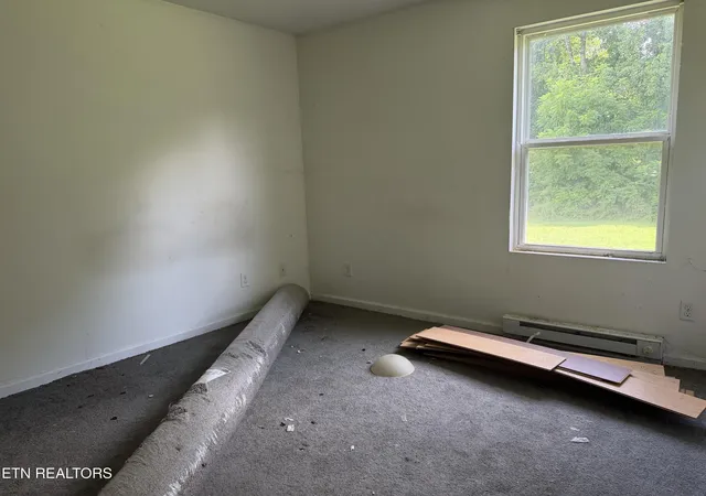 Photo 4 of Single family home for sale at 8651 Sparta Hwy, Crossville, TN 38572 | MLS# 1348678 | Listing updated on 2026-09-02