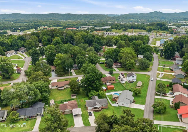 3rd image of 101 Decoy Ln, Clinton, TN 37716 | MLS# 1349109