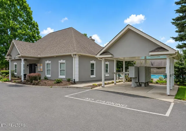 48th image of 8525 E Cypress Lake Dr, Knoxville, TN 37923 | MLS# 1348914